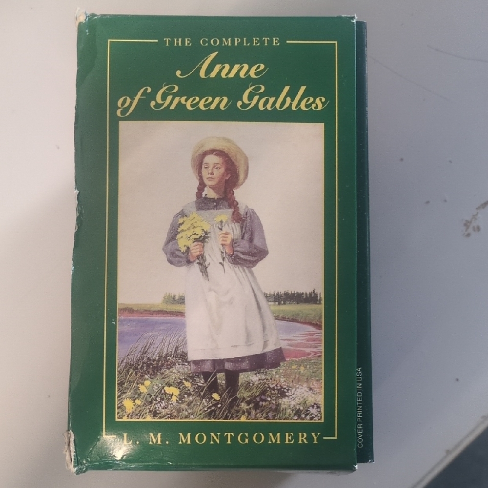 Anne of Green Gables L.M. Montgomery Paperback Box Set